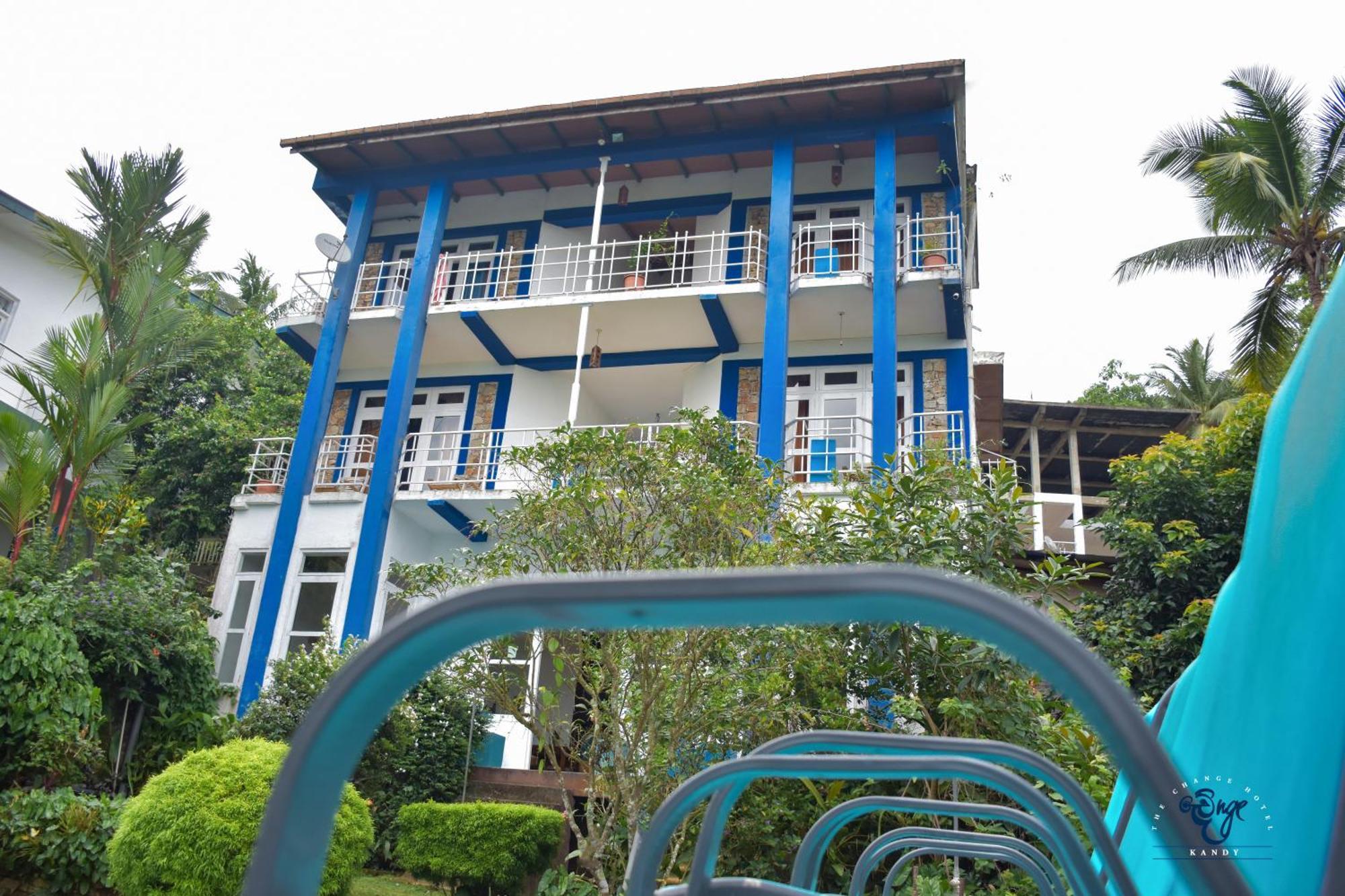 The Change Hotel Канди Екстериор снимка